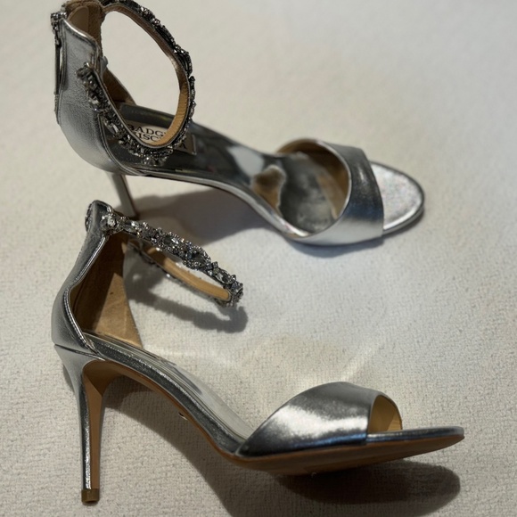 Badgley Mischka Shoes - Badgley Mischka Sandals Heels Women 8.5 Metallic Silver Rhinestone Bridal Party